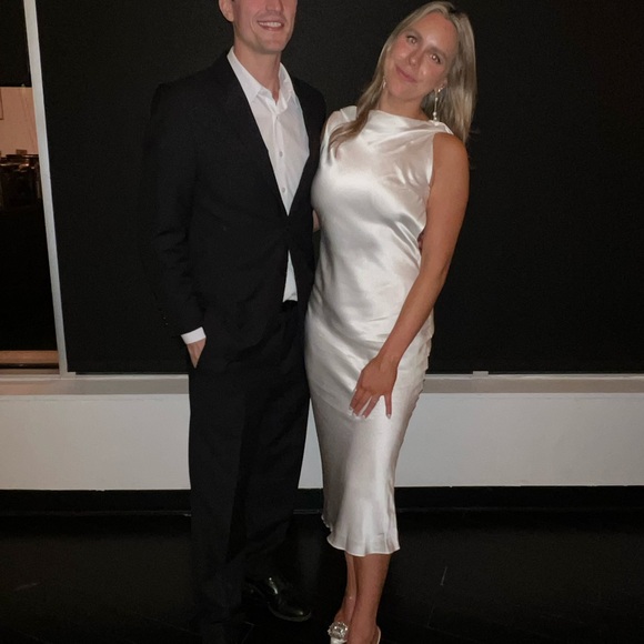 The Bar White Backless Dress - Picture 4 of 4